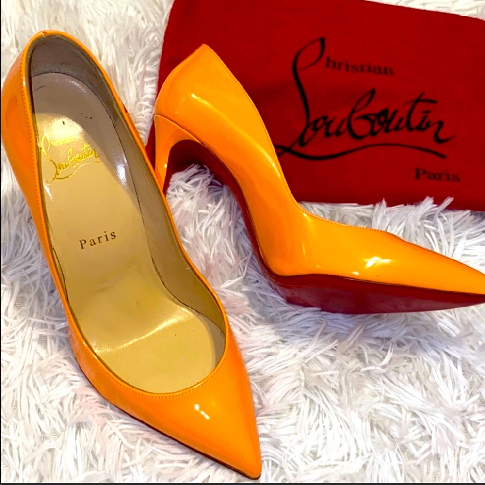 Neon orange authentic Christian Louboutin pumps 🧡